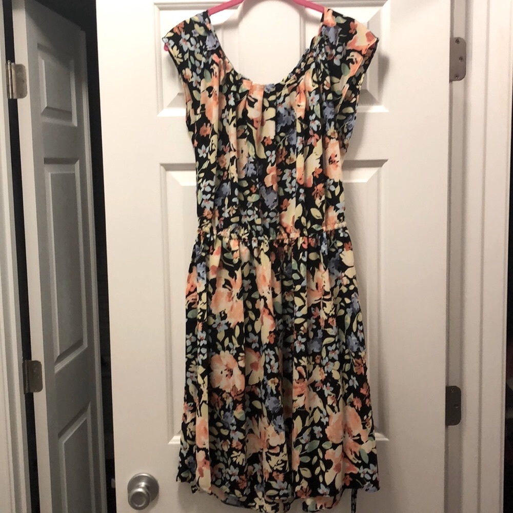 Lauren Conrad floral dress 🌺🌺